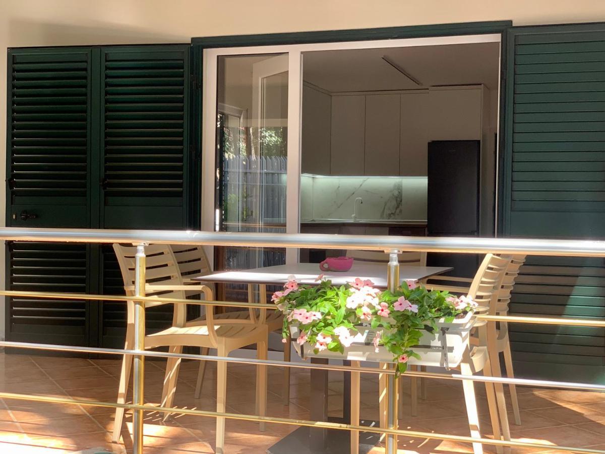 Forest Cottage - Middle Of Forest & Near The Beach Golem  Esterno foto
